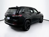 Used 2023 Jeep Grand Cherokee Limited w/ Black Appearance Package image 5