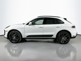 Certified 2024 Porsche Macan image 2
