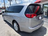 Used 2018 Chrysler Pacifica Touring-L image 4