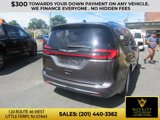 Used 2021 Chrysler Pacifica Touring-L image 4