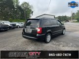 Used 2014 Chrysler Town & Country Touring image 5