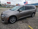 Used 2017 Chrysler Pacifica Limited w/ UConnect Theater Package image 2
