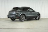 Certified 2024 Porsche Macan image 5