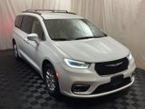 Used 2022 Chrysler Pacifica Touring-L image 6