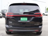 Used 2023 Chrysler Pacifica Limited image 4