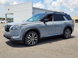 New 2025 Nissan Pathfinder Platinum image 3