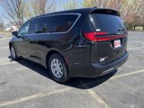 New 2025 Chrysler Pacifica Select image 3