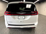 Used 2022 Chrysler Pacifica Touring-L image 5