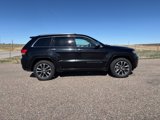 Used 2017 Jeep Grand Cherokee Overland w/ Jeep Active Safety Group image 6