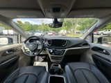 Used 2024 Chrysler Pacifica Touring-L image 3