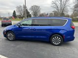 Used 2021 Chrysler Pacifica Touring w/ Cold Weather Group image 4