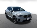 Used 2024 Volvo XC40 B5 Core image 3
