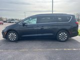 Used 2021 Chrysler Pacifica Touring-L image 4