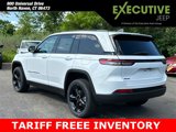 New 2025 Jeep Grand Cherokee Laredo image 4