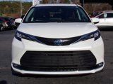 Used 2024 Toyota Sienna XLE image 2