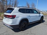 New 2025 Volkswagen Atlas Peak Edition SE image 4