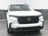 Used 2025 Honda Pilot Black Edition image 2