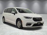 Used 2023 Chrysler Pacifica Touring-L image 2