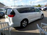 Used 2018 Chrysler Pacifica Touring Plus image 4