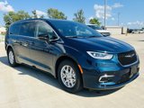 New 2025 Chrysler Pacifica Select image 2
