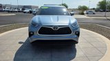 Certified 2022 Toyota Highlander XLE image 2
