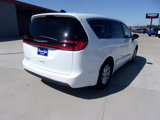 Used 2023 Chrysler Pacifica Touring-L image 3