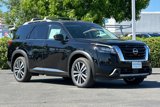 New 2025 Nissan Pathfinder Platinum image 2