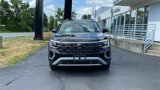 New 2025 Volkswagen Atlas Peak Edition SE image 2
