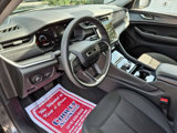 Used 2023 Jeep Grand Cherokee Laredo image 6