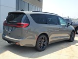 New 2025 Chrysler Pacifica Limited w/ Trailer Tow Group image 4