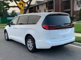 Used 2024 Chrysler Pacifica Touring-L image 6