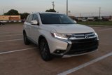 Used 2017 Mitsubishi Outlander SE image 2