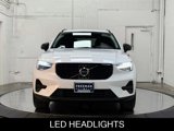 Used 2024 Volvo XC40 B5 Core image 3