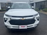 Used 2025 Chevrolet TrailBlazer LT image 2