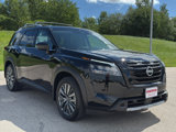 New 2025 Nissan Pathfinder SL w/ SL Premium Package image 2