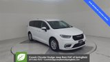 Used 2023 Chrysler Pacifica Touring-L image 3