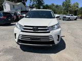 Used 2019 Toyota Highlander AWD V6 image 3