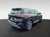 Used 2022 Nissan Rogue SV image 3
