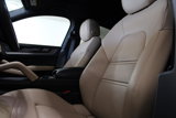 Certified 2025 Porsche Cayenne Coupe image 5