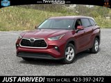 Used 2021 Toyota Highlander LE image 2