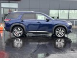 New 2025 Nissan Pathfinder Platinum image 2
