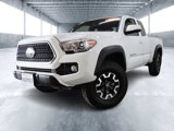 Used 2019 Toyota Tacoma TRD Off-Road image 2