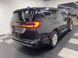 Used 2023 Chrysler Pacifica Touring-L image 4