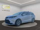 Used 2025 Toyota Sienna XLE image 3