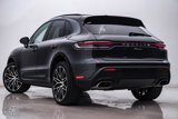 Used 2024 Porsche Macan image 3