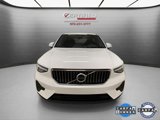 Used 2025 Volvo XC40 B5 Core image 2