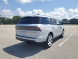 New 2025 Lincoln Navigator Reserve image 4