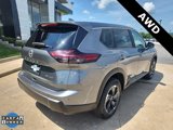 Used 2024 Nissan Rogue SV image 3