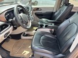 Used 2017 Chrysler Pacifica Touring-L Plus image 4