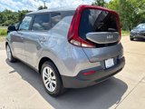 Used 2022 Kia Soul LX image 2